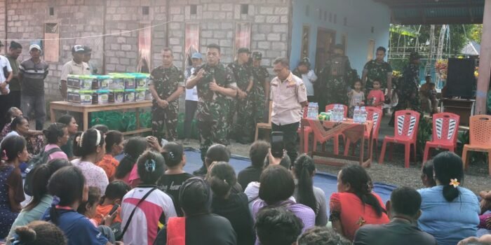 Pangdam XV/Pattimura Mayjen TNI Doddy Triwinarto langsung terjun dan hadir di tengah dua kelompok warga yang bertikai