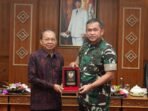 Kepala Staf Angkatan Darat (Kasad) Jenderal TNI Maruli Simanjuntak, M.Sc., bersama Gubernur Bali I Wayan Koster