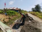 TNI AD Perkuat Sinergi Melalui Aksi Bedah Rumah di Desa Kulo Jaya TNI AD Perkuat Sinergi Melalui Aksi Bedah Rumah di Desa Kulo Jaya