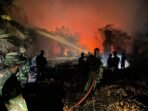 Sinergi TNI dan Instansi Terkait Padamkan Karhutla di Sangatta Utara