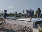 Sinergi TNI dan Warga Percepat Pembangunan Jembatan Beton di Desa Pabbundukang