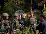 Jaga Ketertiban di Supiori Timur, Prajurit Yonif 859/RBK Gencarkan Patroli Malam
