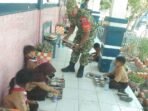 Pastikan Tepat Sasaran, Personel Kodim 1420/Sidrap Kawal Program Makan Bergizi