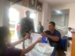 286 Warga Desa Timuhun Menerima Bantuan Pangan Beras