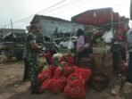 Pantauan Harga dan Stok Pangan oleh Babinsa di Pasar Amparita