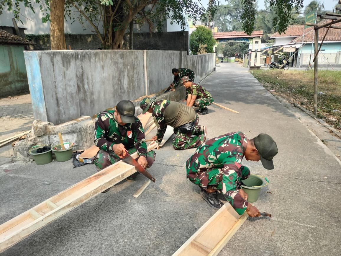 Pembangunan Infrastruktur di Desa Sumur Bandung oleh Satgas TMMD ke-130