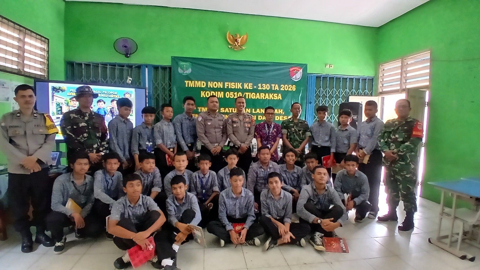 Dorong Keselamatan Berkendara, TMMD ke-130 Kodim 0510/Tigaraksa Berikan Pelatihan kepada Pelajar