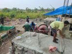 PEMBANGUNAN JEMBATAN GANTUNG DESA SIPODECENG: KEMBALI MELAJU DENGAN PEKERJAAN PONDASI DAN BETON PEMBANGUNAN JEMBATAN GANTUNG DESA SIPODECENG: KEMBALI MELAJU DENGAN PEKERJAAN PONDASI DAN BETON