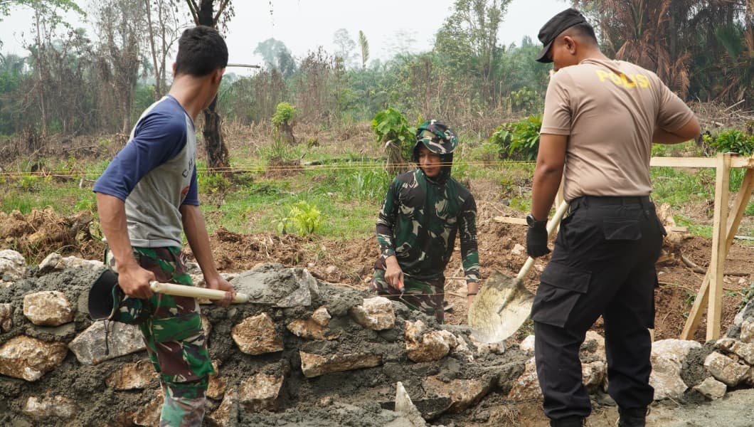 Kolaborasi TNI-Polri dalam TMMD Ke-130 di Luwu Timur
